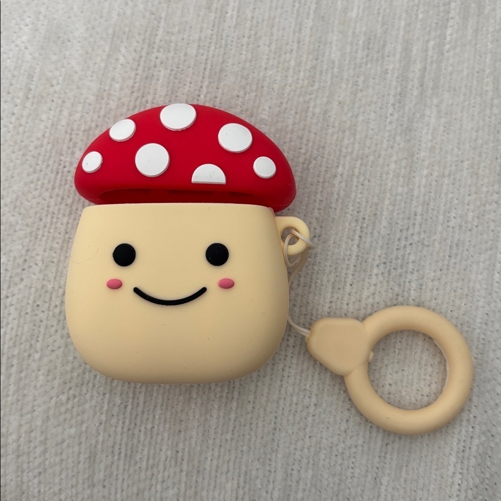 Silicone mushroom airpods case - Picture 2 of 3